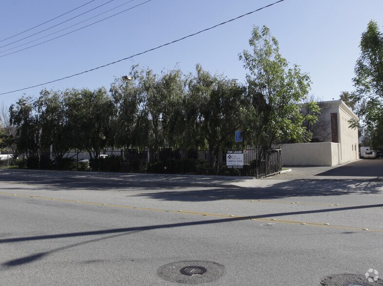 More Photos Of 888 Easy St, Simi Valley Flex For Lease