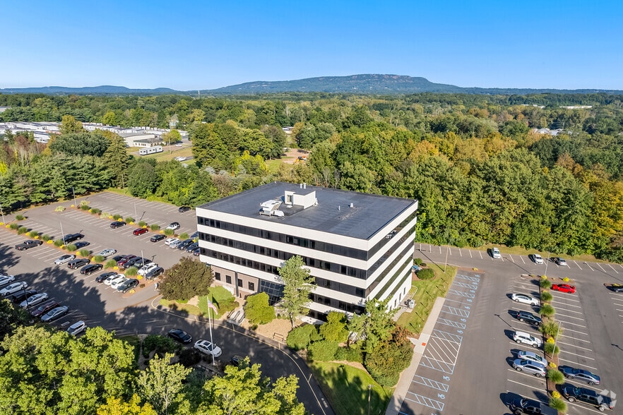 More Photos Of 609 W Johnson Ave, Cheshire Medical For Lease