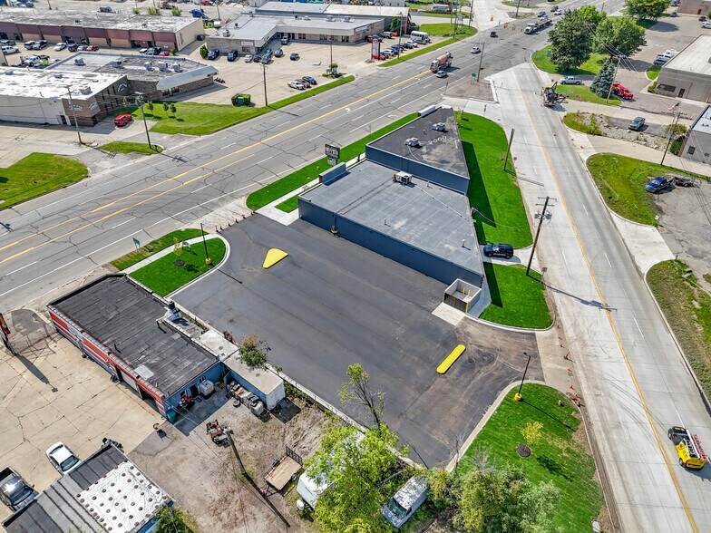 More Photos Of 34001 Groesbeck Hwy, Clinton Township Freestanding For Sale