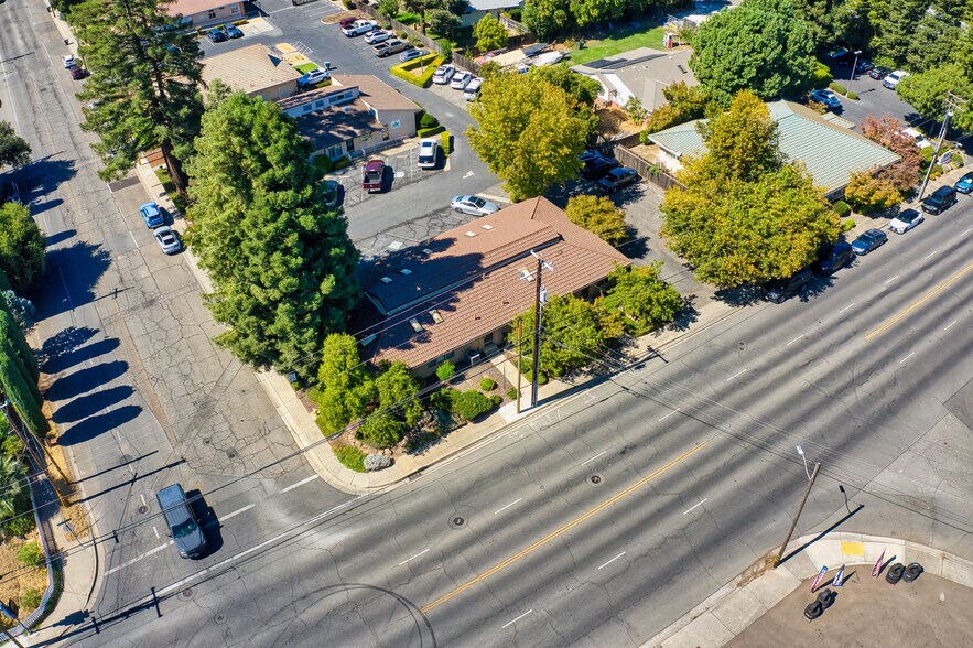 More Photos Of 1408 Live Oak Blvd, Yuba City Office For Sale