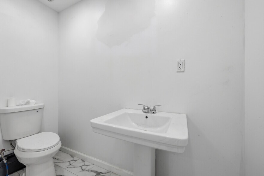 More Photos Of 5302 Chestnut St, Philadelphia Storefront Retail Residential For Lease