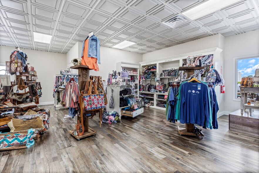 More Photos Of 650 Walton Dr, Farmington Storefront Retail Office For Sale