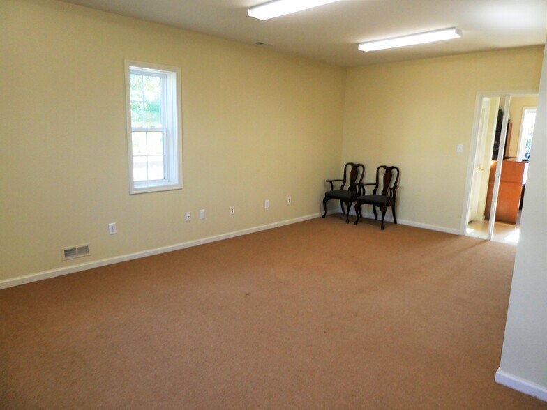 More Photos Of 335 Evesham Ave, Lawnside Medical For Lease