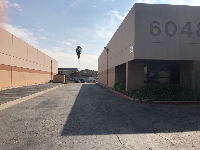 More Photos Of 6048 Triangle Dr, Commerce Warehouse For Lease