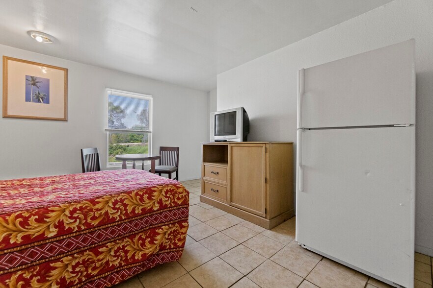 More Photos Of 6200 Melton Rd, Gary Hotel For Sale