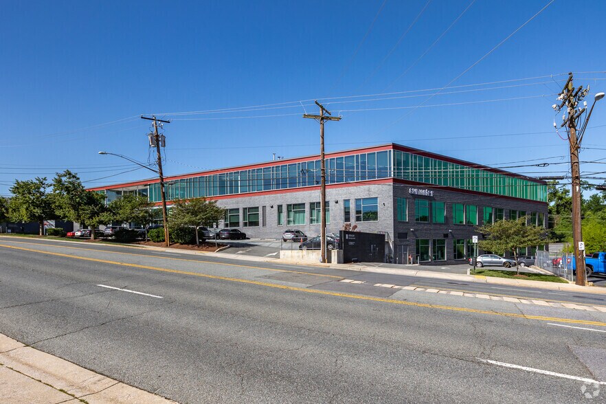 More Photos Of 12358 Parklawn Dr, North Bethesda Office For Lease