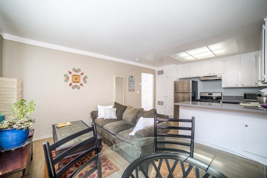 More Photos Of 140 S Westmoreland Ave, Los Angeles Apartments For Sale