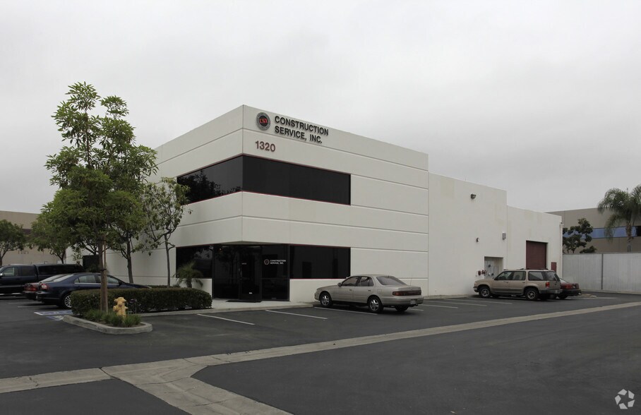 More Photos Of 1320 N Hancock St, Anaheim Warehouse For Lease