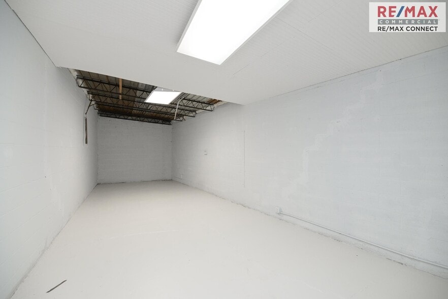 More Photos Of 2850 Cromwell Rd, Norfolk Warehouse For Sale
