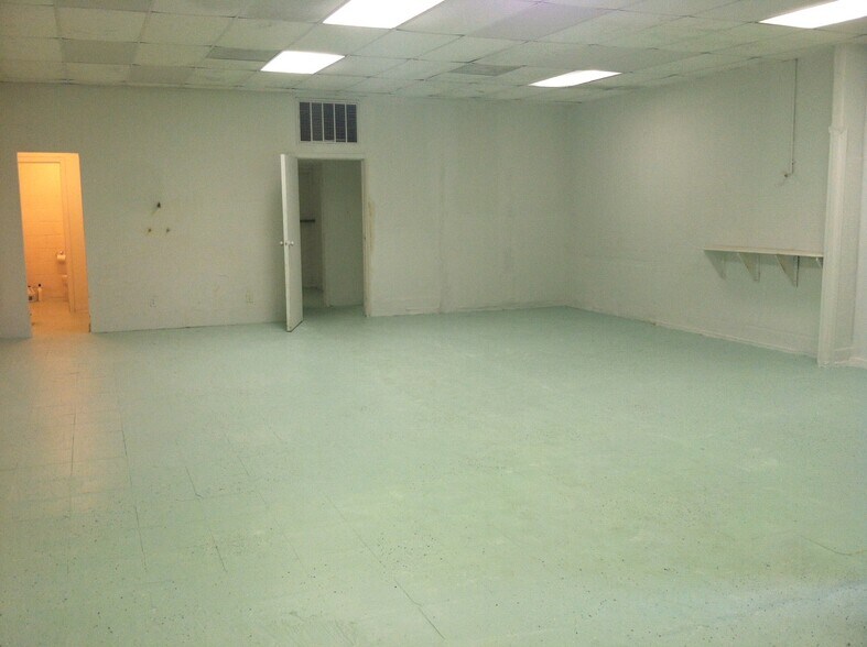 More Photos Of 1905 S Dairy Ashford, Houston Freestanding For Lease