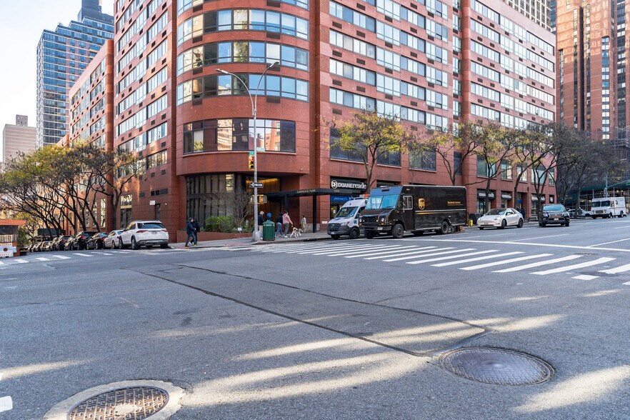 More Photos Of 1675 3rd Ave, New York Apartments For Lease