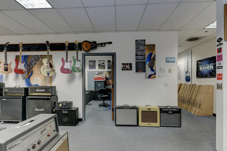 More Photos Of 3738 Pacific Ave SE, Olympia General Retail For Sale