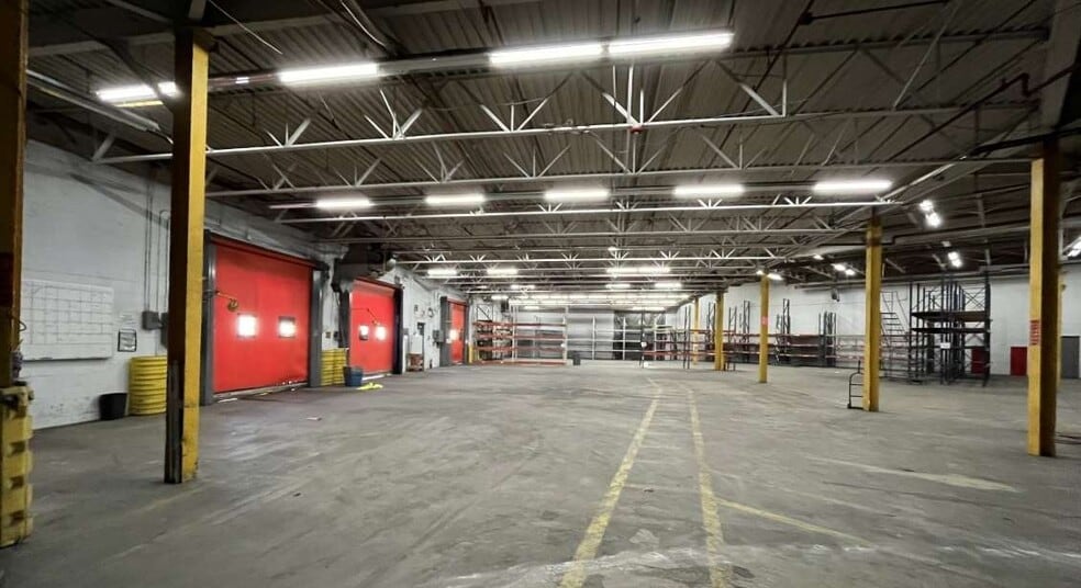 More Photos Of 128 Old Brickyard Ln, Berlin Manufacturing For Lease