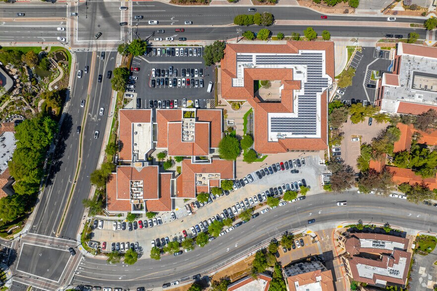 More Photos Of 23603 Park Sorrento, Calabasas Unknown For Lease