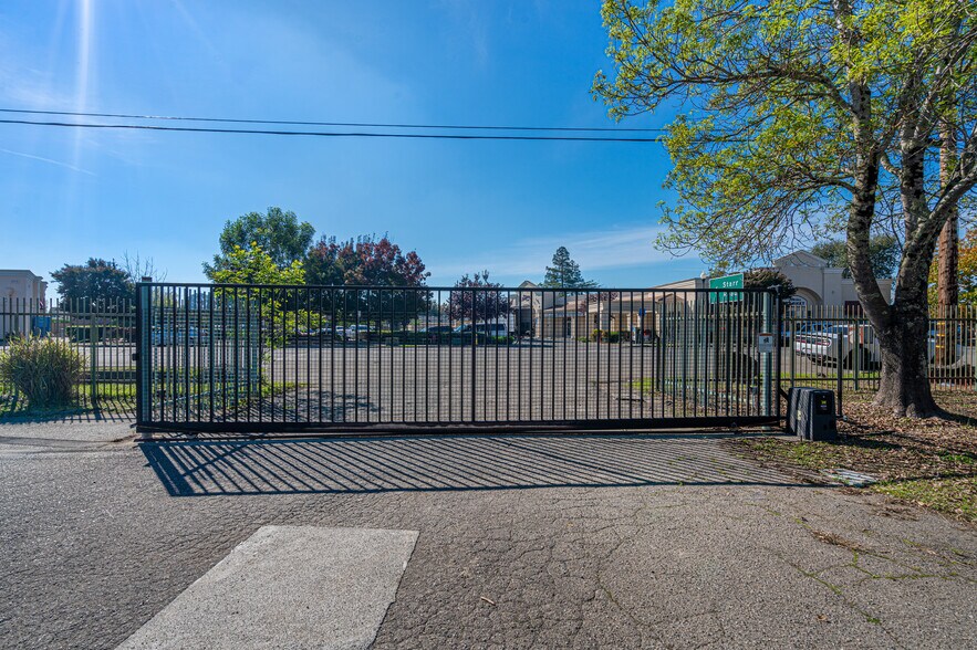 More Photos Of 10342 Old Redwood Hwy, Windsor Warehouse For Sale