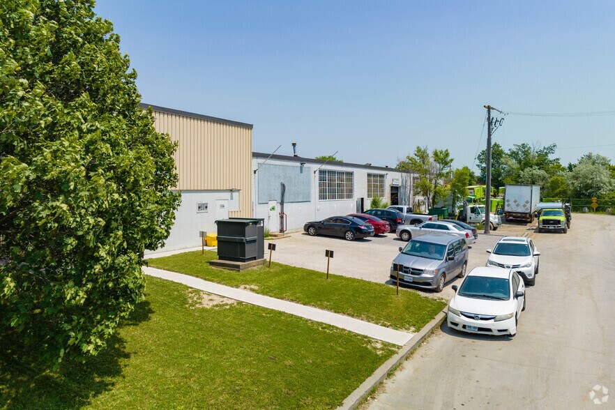 More Photos Of 77 Rivalda Rd, Toronto Manufacturing For Lease