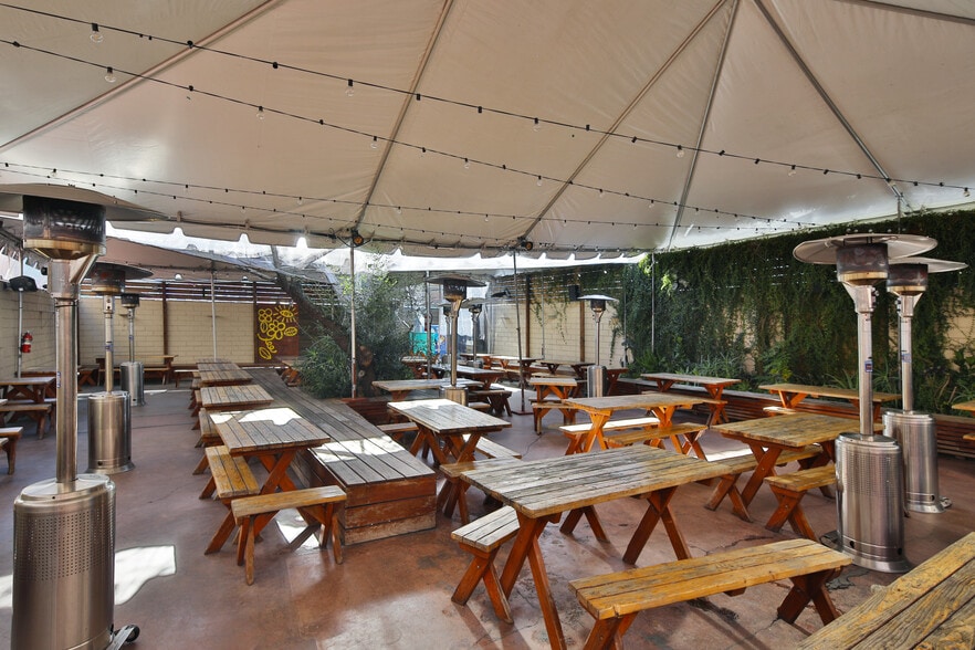 More Photos Of 1948 E 7th St, Los Angeles Bar For Lease
