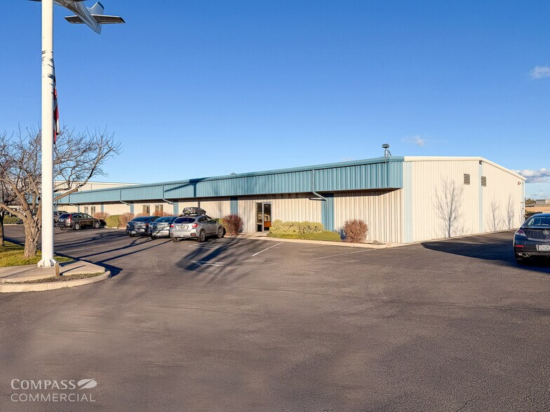 More Photos Of 217 Pumice Ave, Redmond Flex For Lease