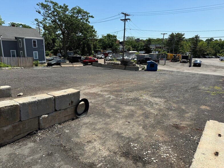 More Photos Of 54 Davis Ave, Norwood Land For Lease