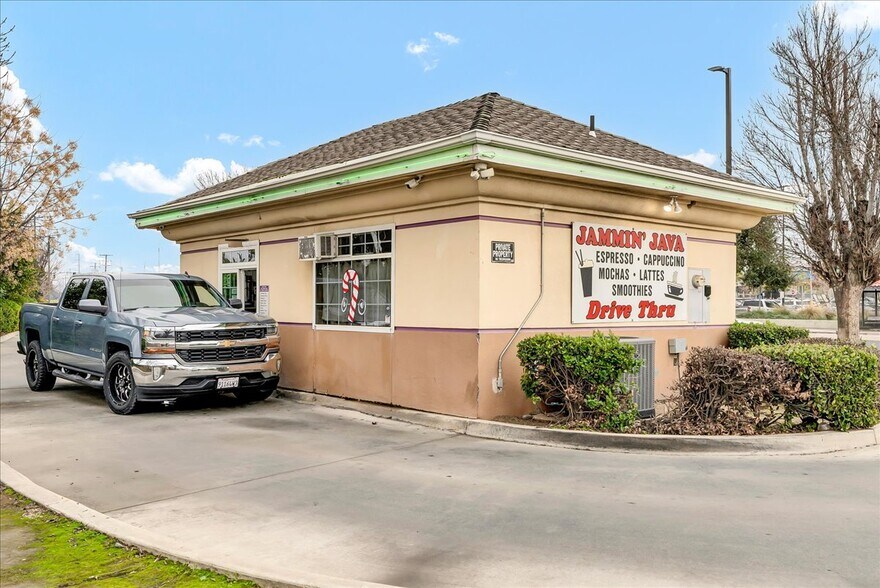 More Photos Of 1720 E Noble Ave, Visalia Fast Food For Sale