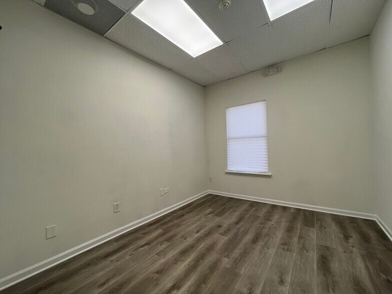 More Photos Of 4231 Walnut Bend, Jacksonville Office For Lease