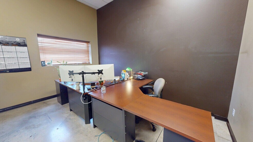 More Photos Of 2201 Patterson Industrial Dr, Pflugerville Warehouse For Lease