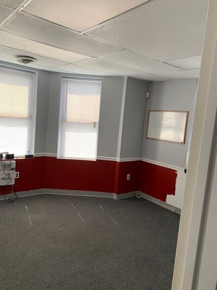 More Photos Of 2800 Lancaster Ave, Wilmington Storefront Retail Office For Lease