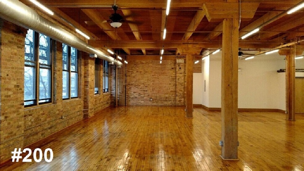 More Photos Of 333 N Oakley Blvd, Chicago Light Distribution For Lease