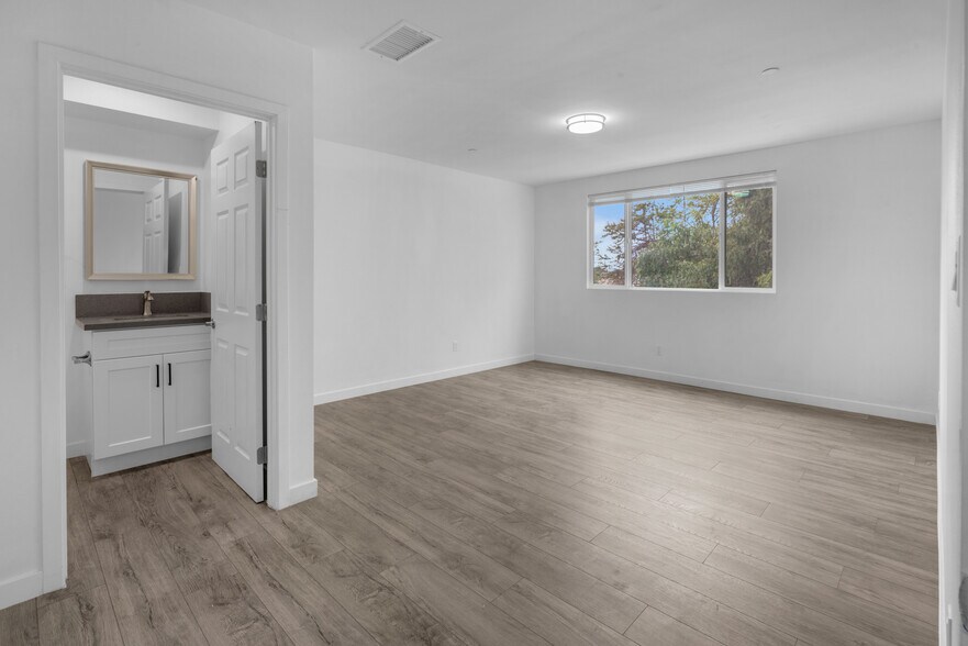 More Photos Of 2042 E El Segundo Blvd, Compton Apartments For Sale