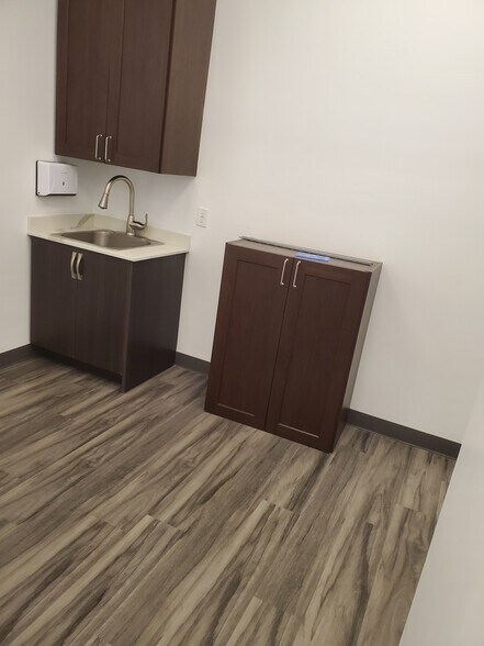 More Photos Of 6638 152A St, Surrey Office For Sale