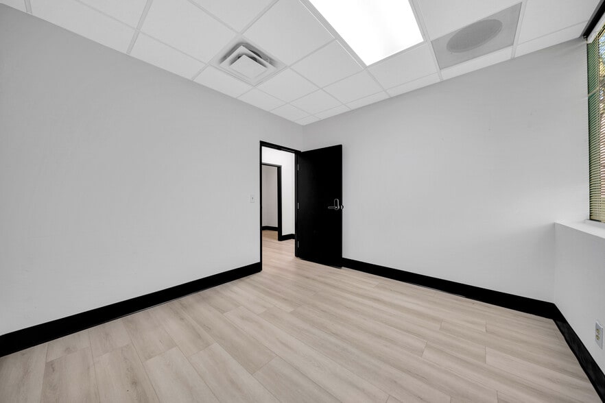 More Photos Of 4045 E Union Hills Dr, Phoenix Medical For Lease