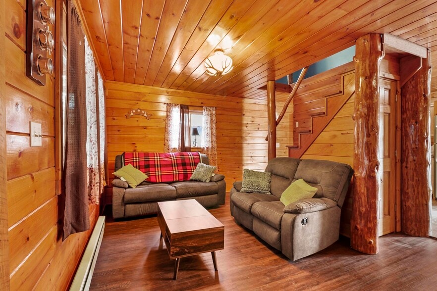 More Photos Of 9933 Bear Creek Blvd, Bear Creek Township Restaurant For Sale