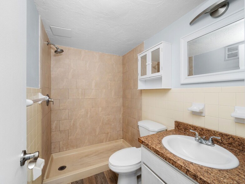 More Photos Of 1000 Stickney Point Rd, Sarasota Multifamily For Sale