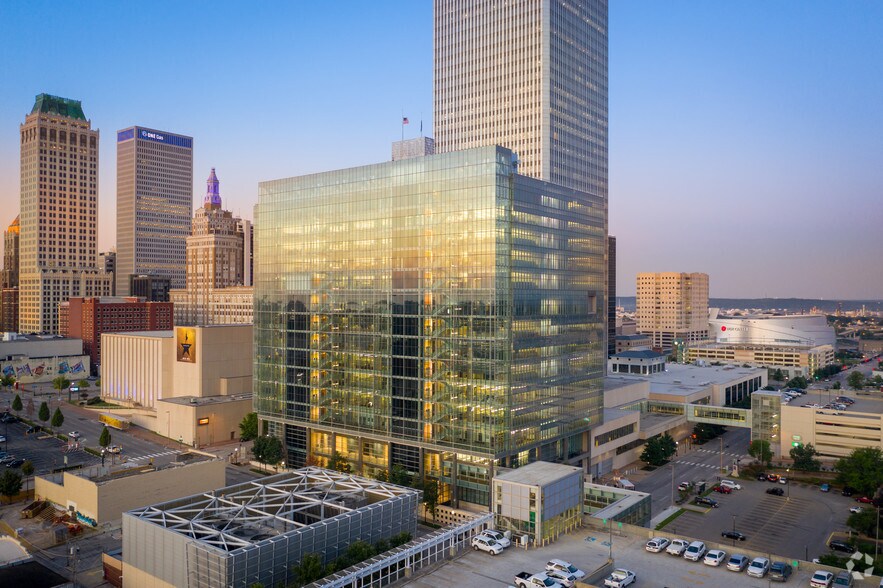 More Photos Of 175 E 2nd St, Tulsa Office For Lease