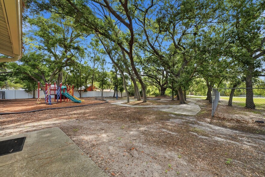 More Photos Of 2886 Whitney Rd, Clearwater Storefront Retail Residential For Sale