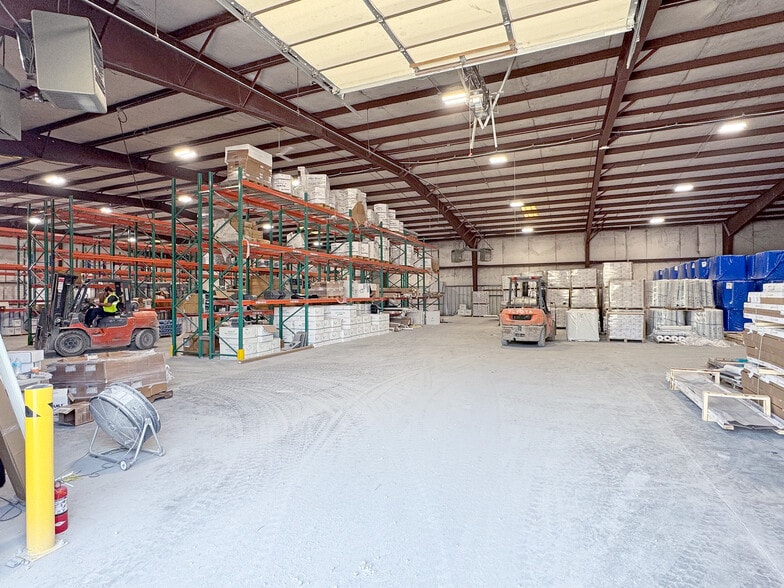 More Photos Of 3672 Highway 111, Granite City Warehouse For Sale