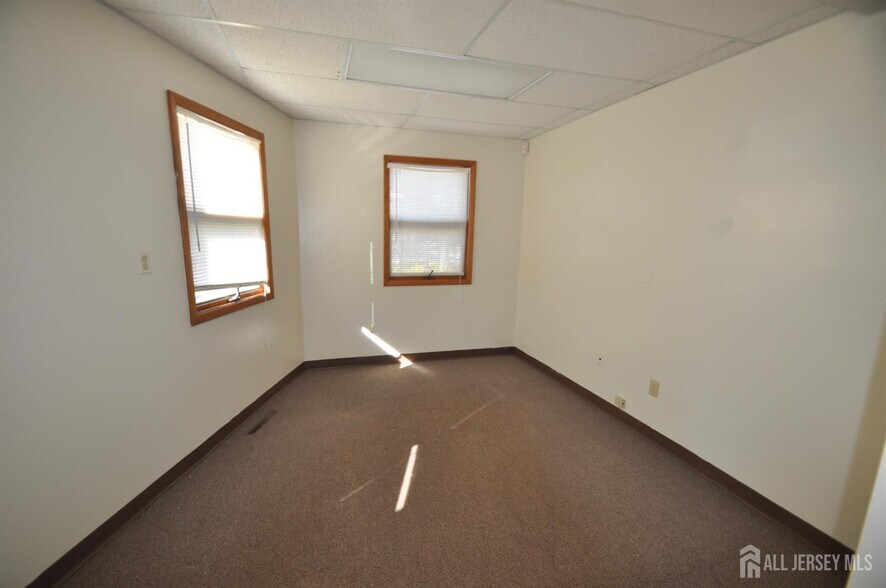 More Photos Of 2 Austin Ave, Iselin Office For Lease