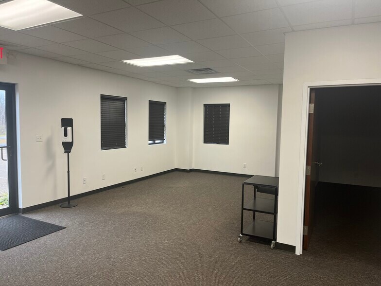 More Photos Of 12201 N Highway 41, Evansville Unknown For Lease