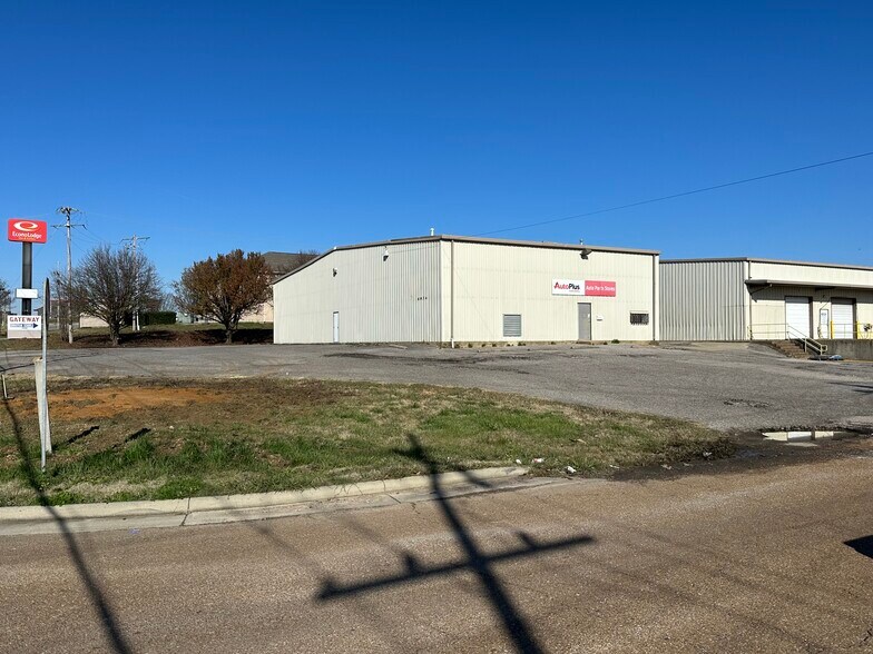 More Photos Of 6934 Interstate Blvd, Horn Lake Warehouse For Lease