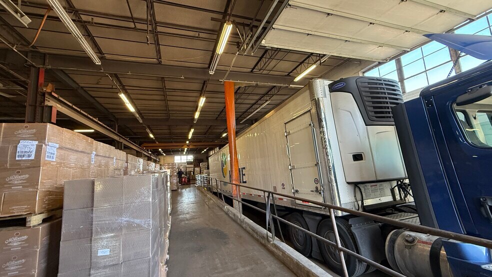 More Photos Of 100 Shepard Ave, Wheeling Warehouse For Sale