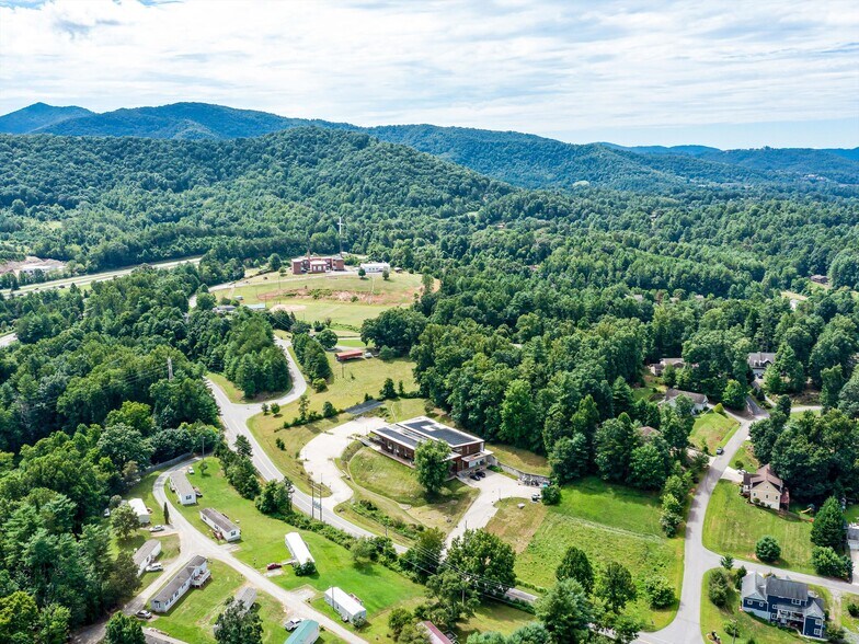 More Photos Of 76 Jupiter Rd, Weaverville Manufacturing For Lease