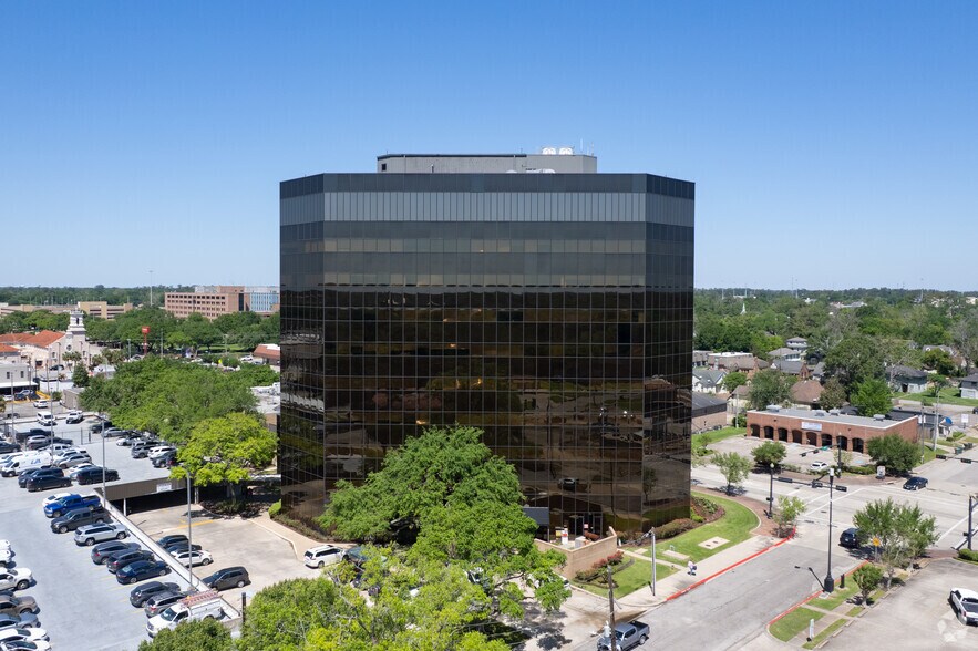 More Photos Of 2615 Calder Ave, Beaumont Office For Lease