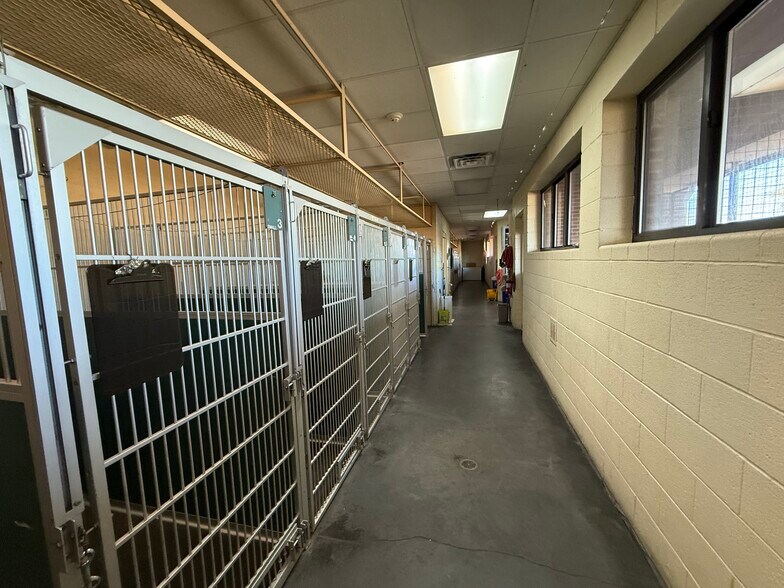 More Photos Of 3309 Bragg Blvd, Fayetteville Veterinarian Kennel For Lease