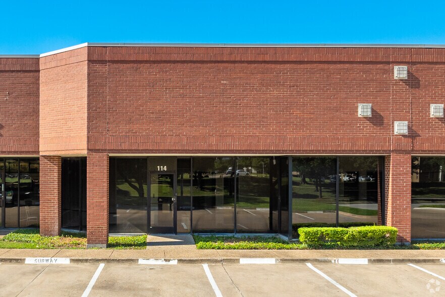 More Photos Of 14500 Trinity Blvd, Fort Worth Research And Development For Lease