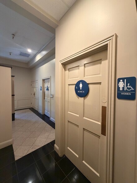 More Photos Of 2100 21st St, Sacramento Office For Lease