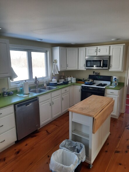 More Photos Of 254 King St, Boscawen Storefront Retail Office For Sale