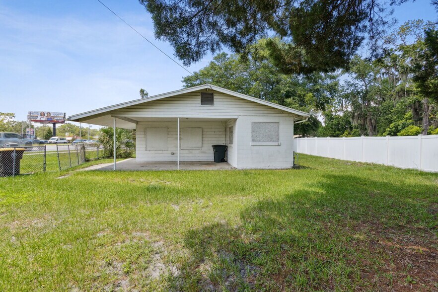 More Photos Of 7957 Blanding Blvd, Jacksonville Office Residential For Lease