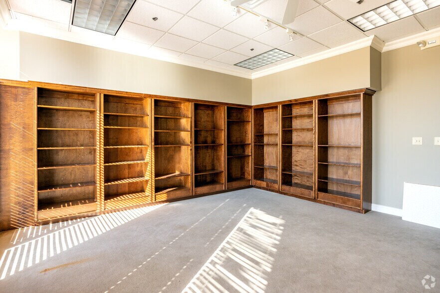 More Photos Of 1270 25th Street Pl SE, Hickory Medical For Lease