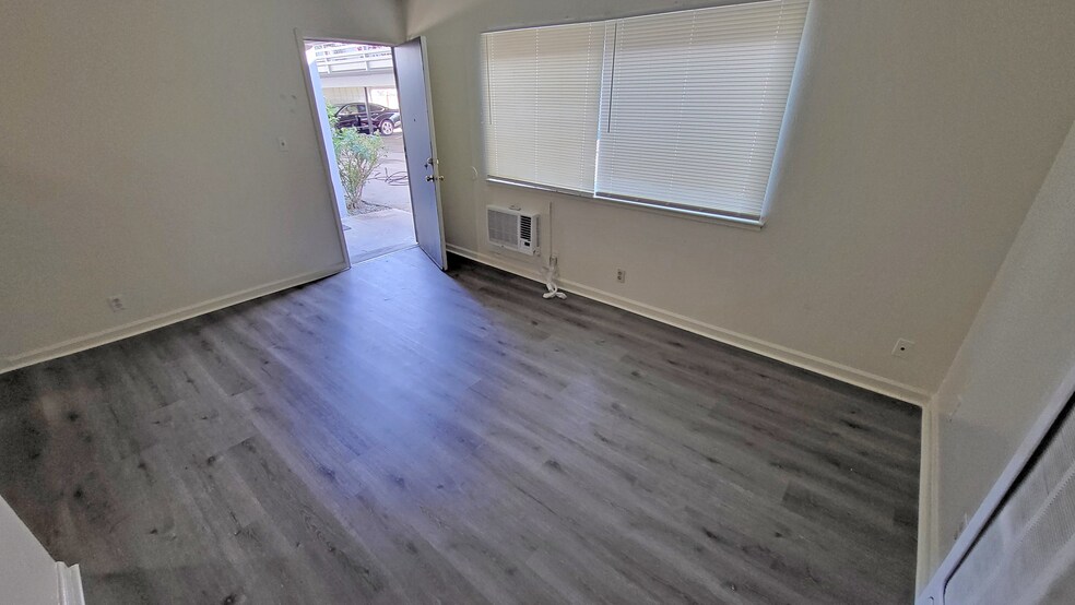 More Photos Of 525 N Lincoln St, Stockton Apartments For Sale