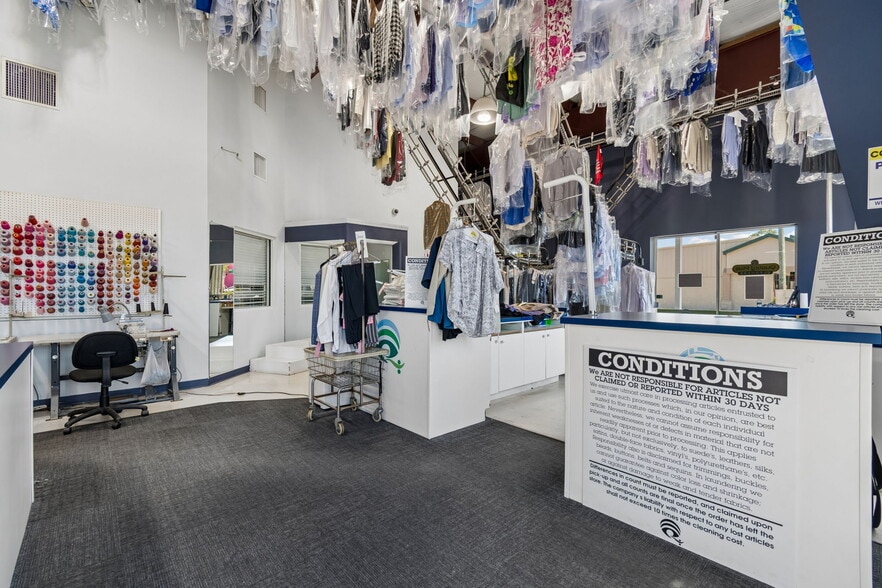 More Photos Of 9945 Race Track Rd, Tampa Industrial For Sale